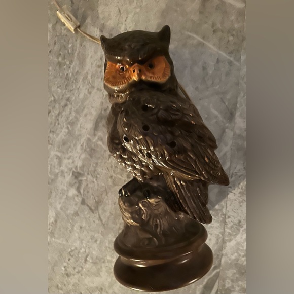 Vintage Ceramic Light Up Owl Table Lamp - Picture 6 of 6
